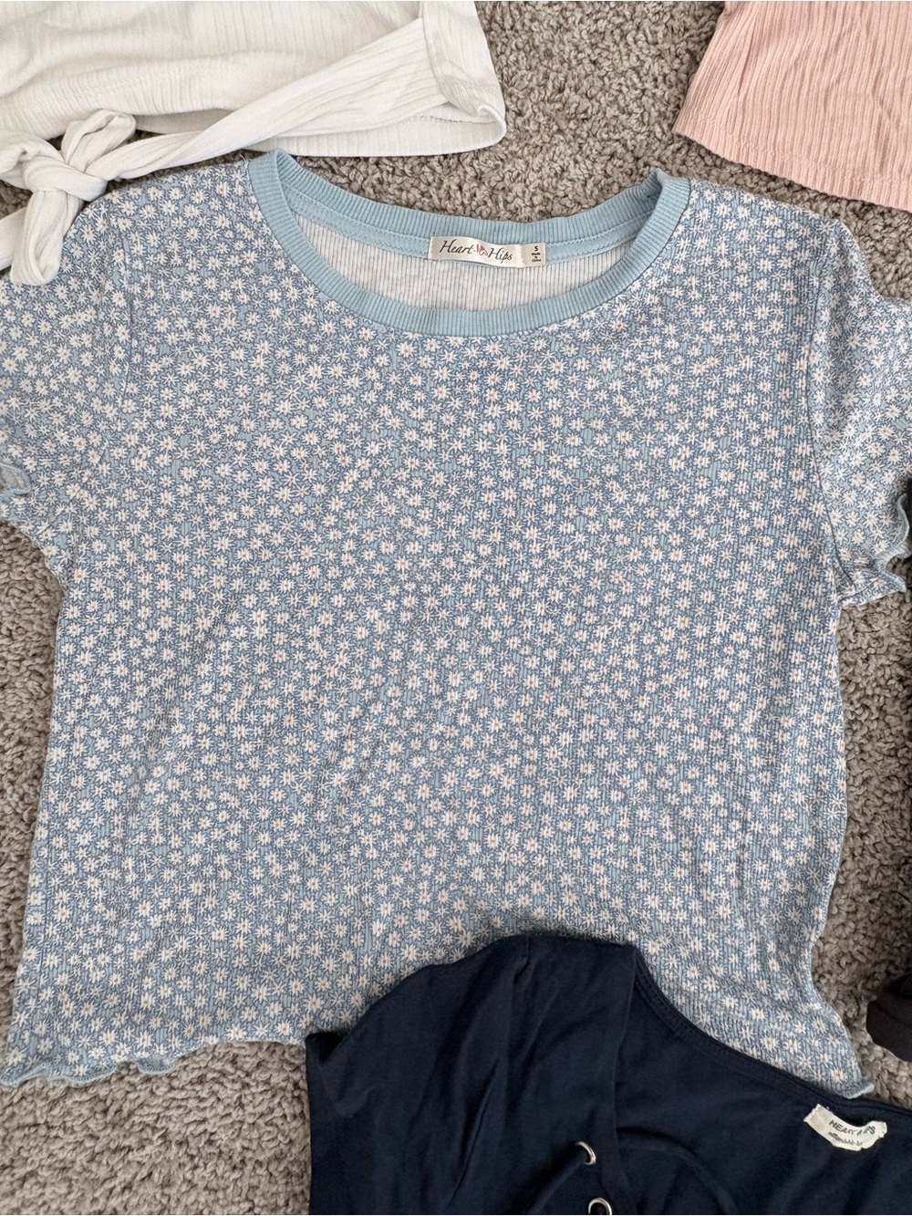 Small shirt bundle - Picture 4 of 9